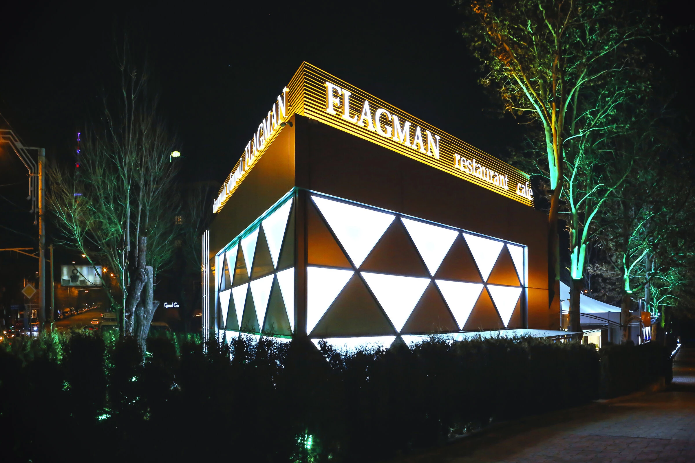 亚美尼亚“旗帜”餐厅丨GDG-33