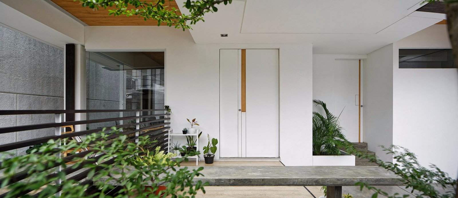 内嵌住宅——210㎡印尼住宅中搭建“飞行花园”-15