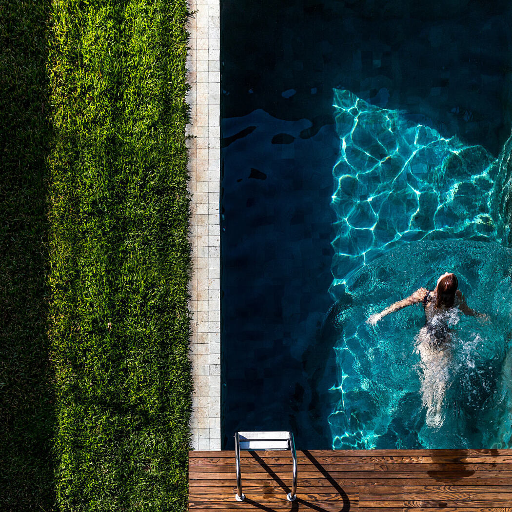 巴西 AC 住宅——自然地形与室内设计的完美融合-7