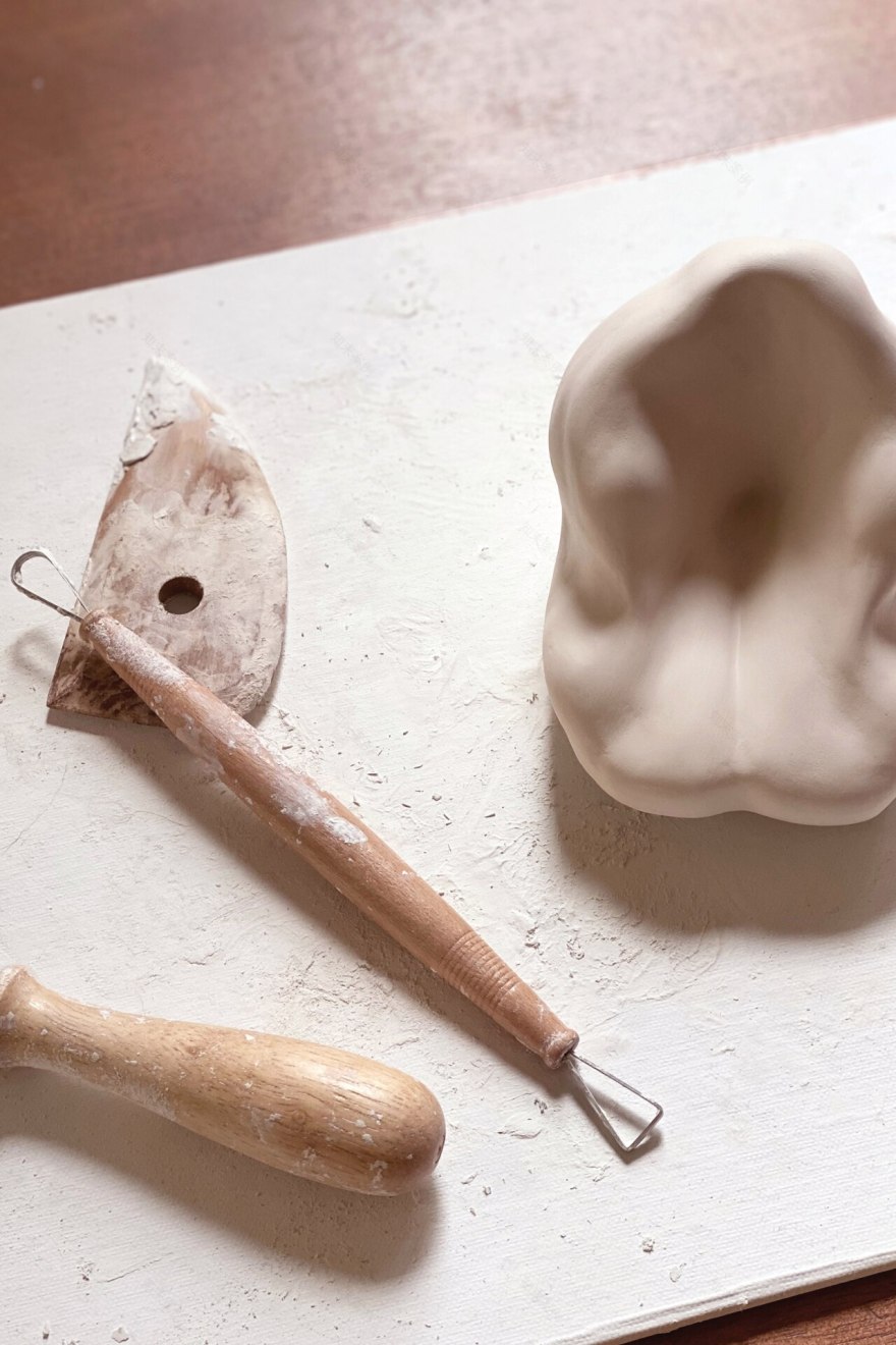 Caroline Walls plays with sculpture ahead of her new online exhibition-4