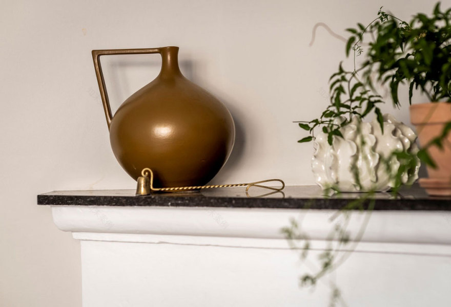 瑞典哥德堡公寓的花卉墙纸餐厅设计-12