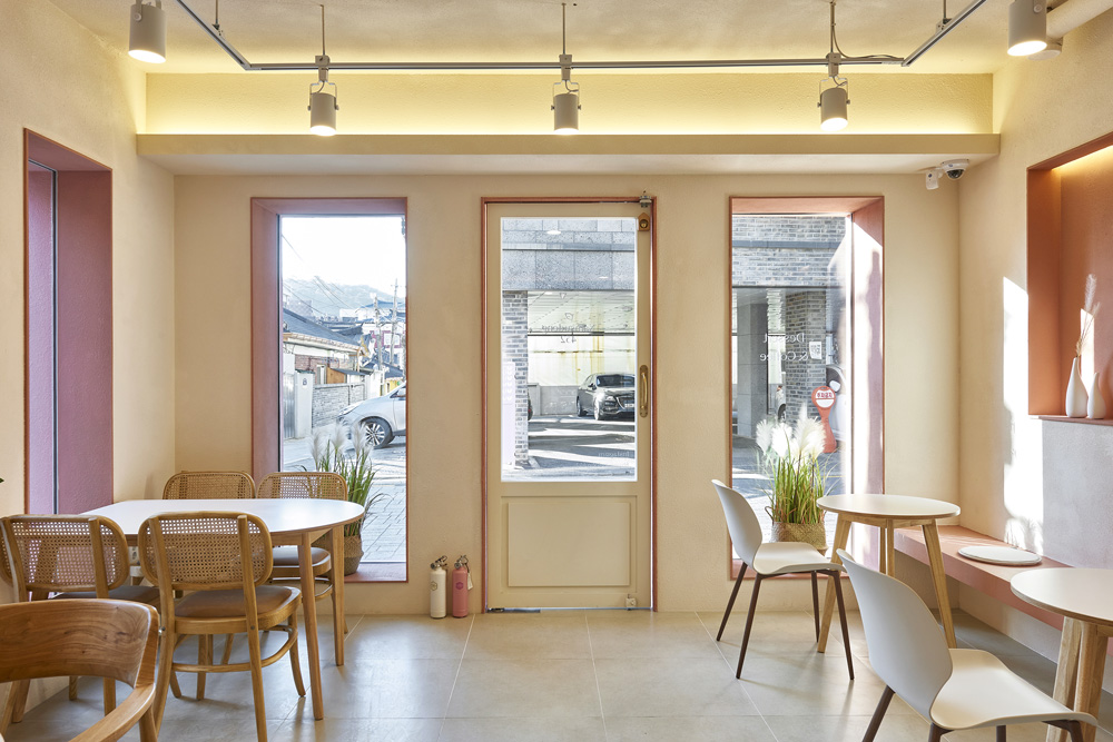 13 坪水原咖啡厅，粉红外观点亮空间设计-14