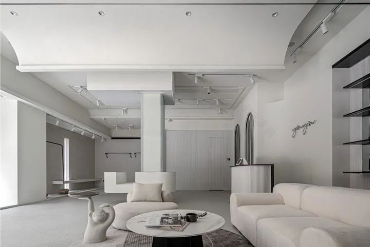 光与四季 · 普宁 70 平米女性服饰店设计丨中国广东丨深圳市陈浩鹏室内设计事务所-40