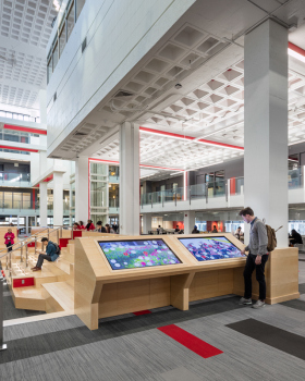 Anastasiya Gushchina丨大学丨Northeastern University: Curry Student Center Refresh