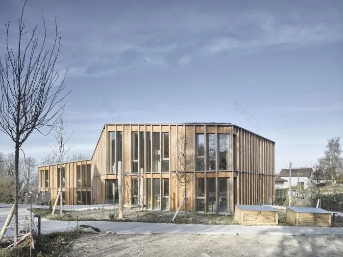 瑞士雷嫩斯幼儿园丨Atelier Pulver Architectes-5