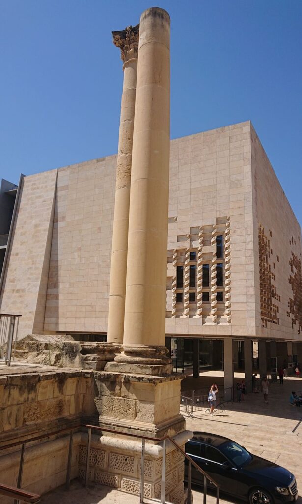 马耳他瓦莱塔城市更新项目（含城门,议会大楼,露天剧院）丨瑞士瓦莱丨以意大利建筑师伦佐·皮亚诺为首的团队-48