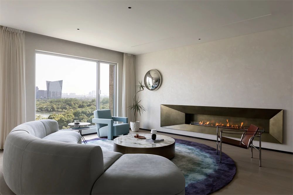 现代位于湖畔的大平层住宅丨中国-4