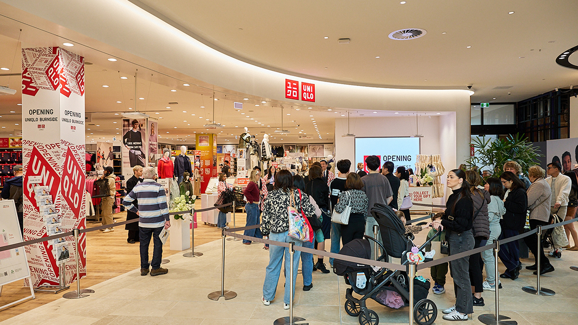 Uniqlo Burnside Retail Fitout Adelaide | Unita-12