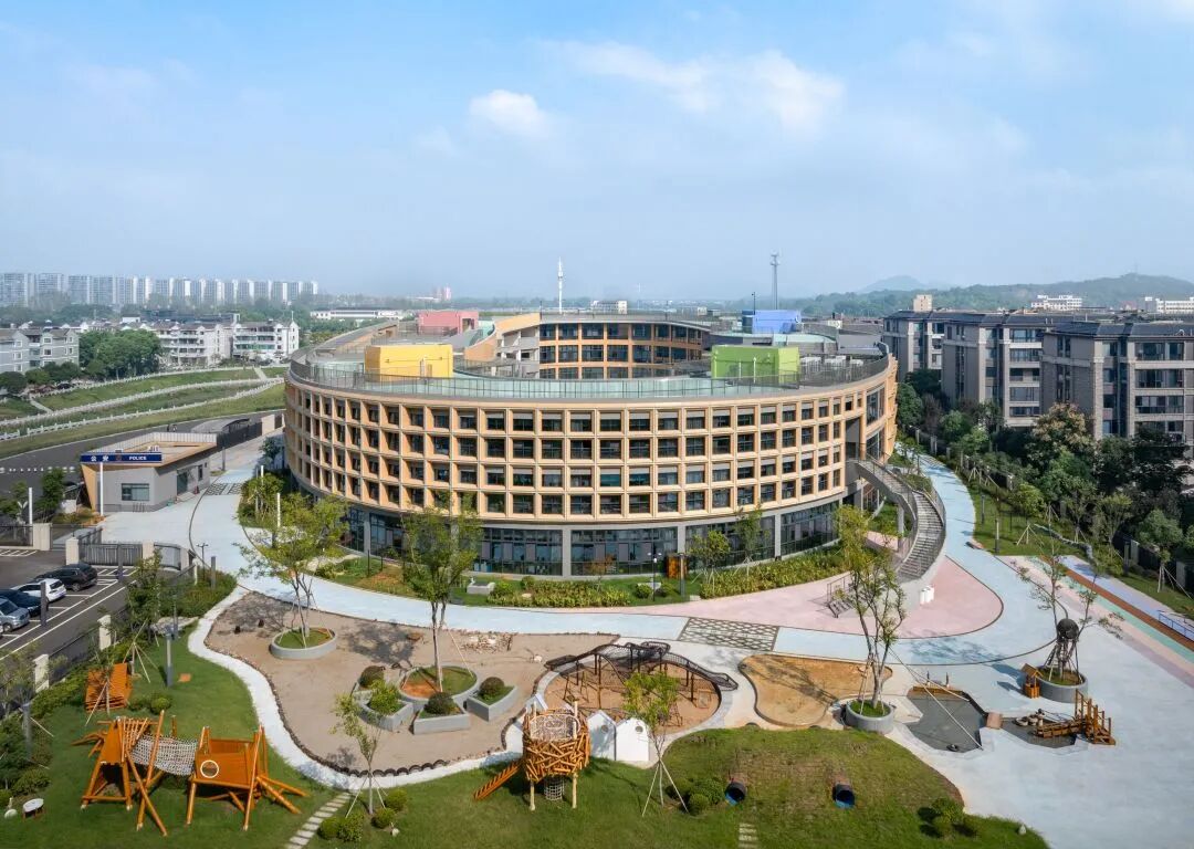 流动空间，循环生长：湖畔幼儿园-9