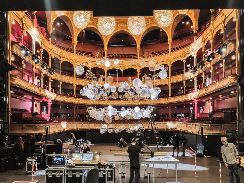 回声四起，音符闪烁——夏特莱大剧院音乐可视化装置-7