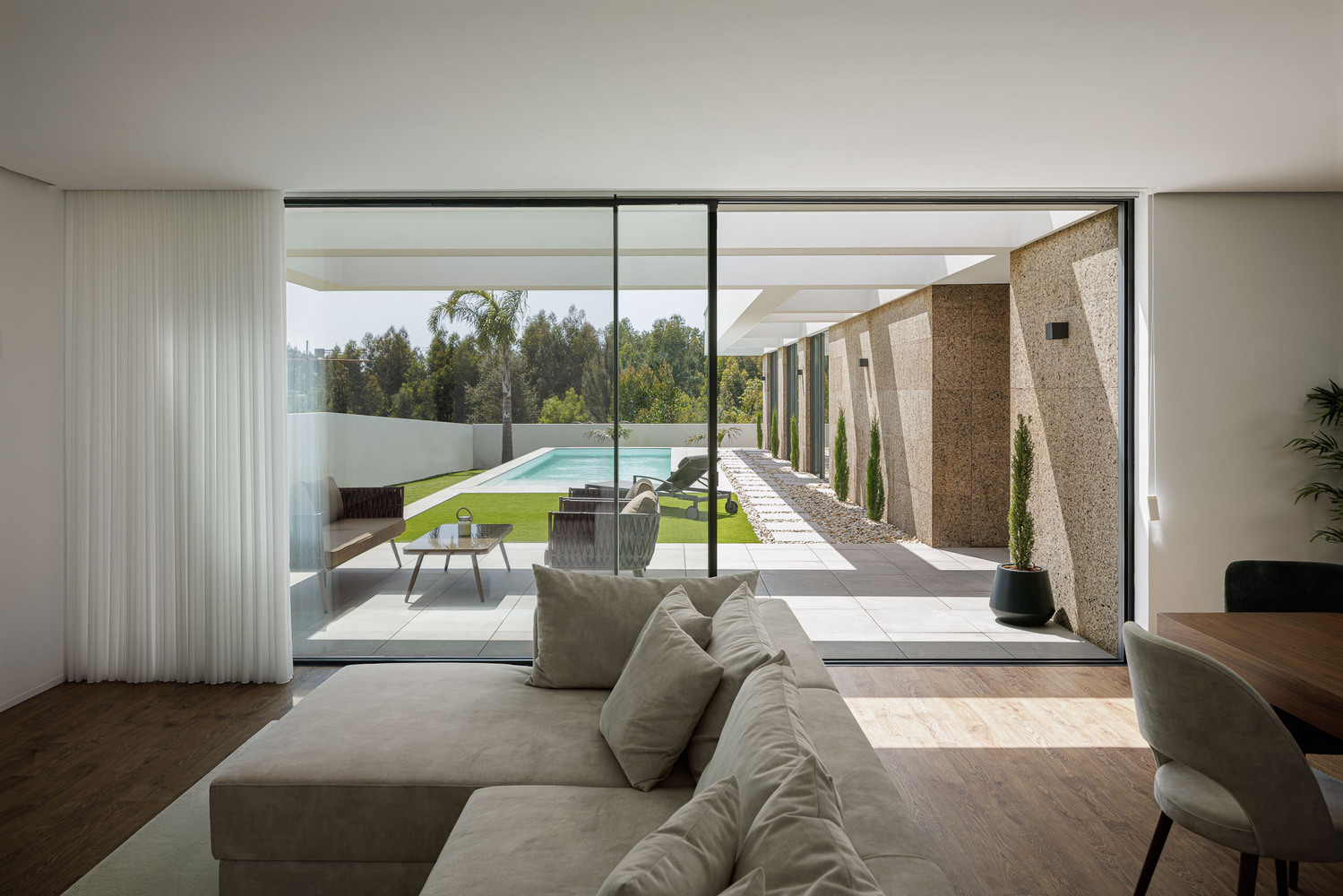 葡萄牙阿斯豪斯住宅丨马里尼奥·阿尔维斯·阿尔基托-33