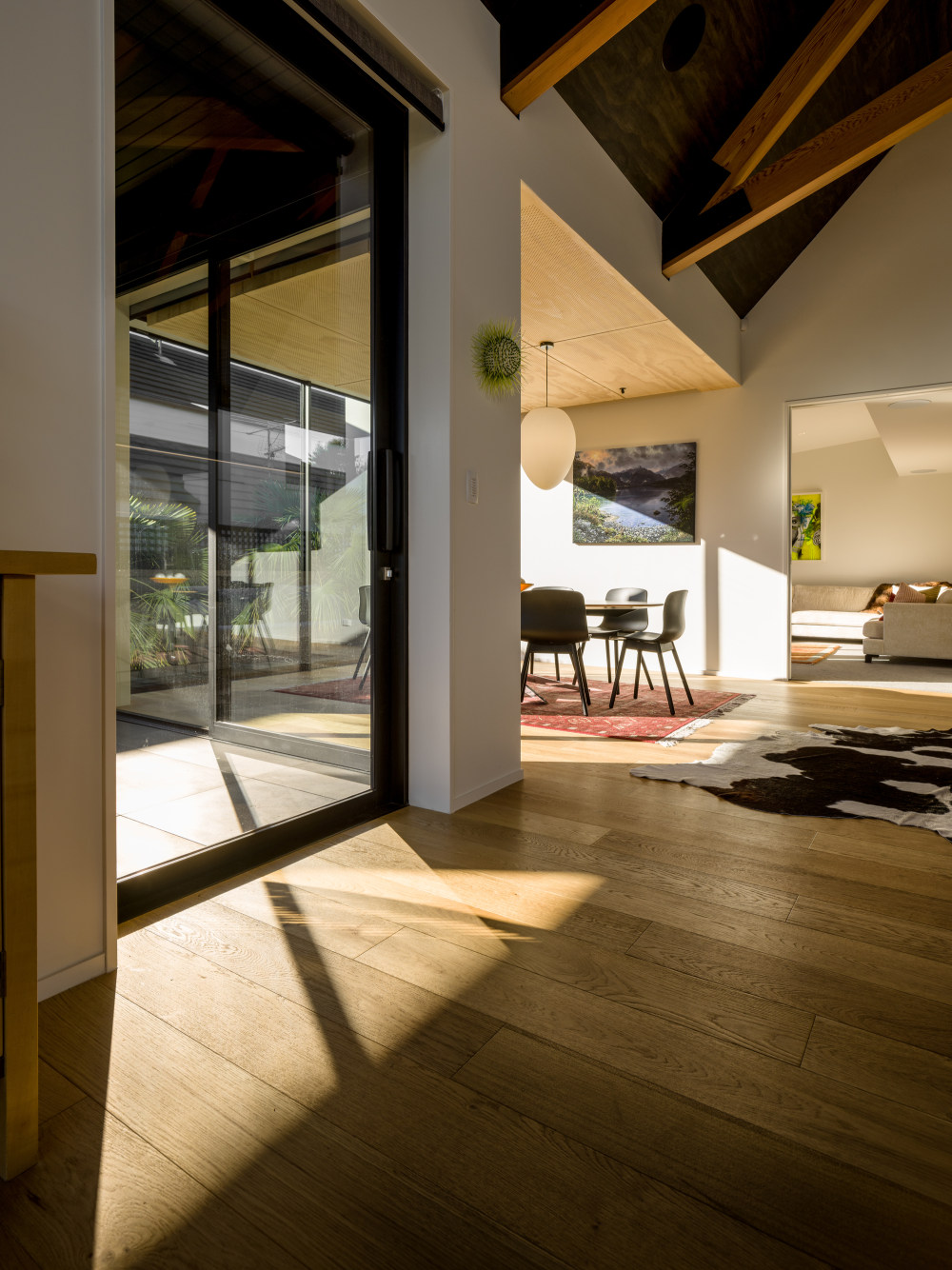 新西兰双水剪影屋 | 现代简约与自然的完美结合-33