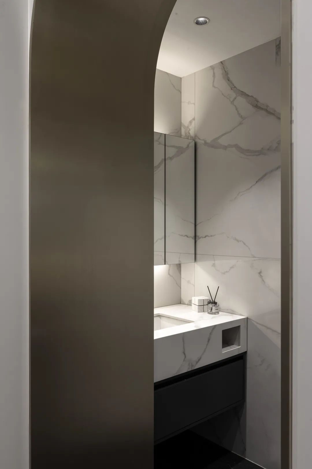 百平米简约单身住宅丨二间半设计事务所-13