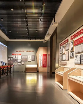 南京江北新区红色广场丨中国南京丨朱渊（东南大学建筑学院）等