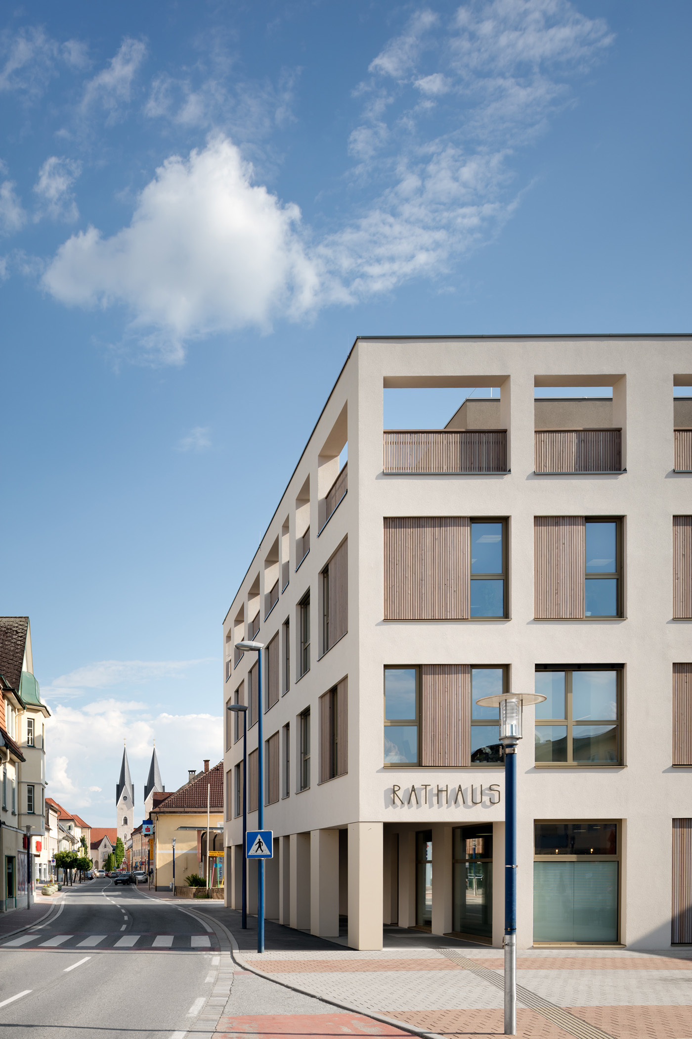 古城重生，现代多功能市政厅-17