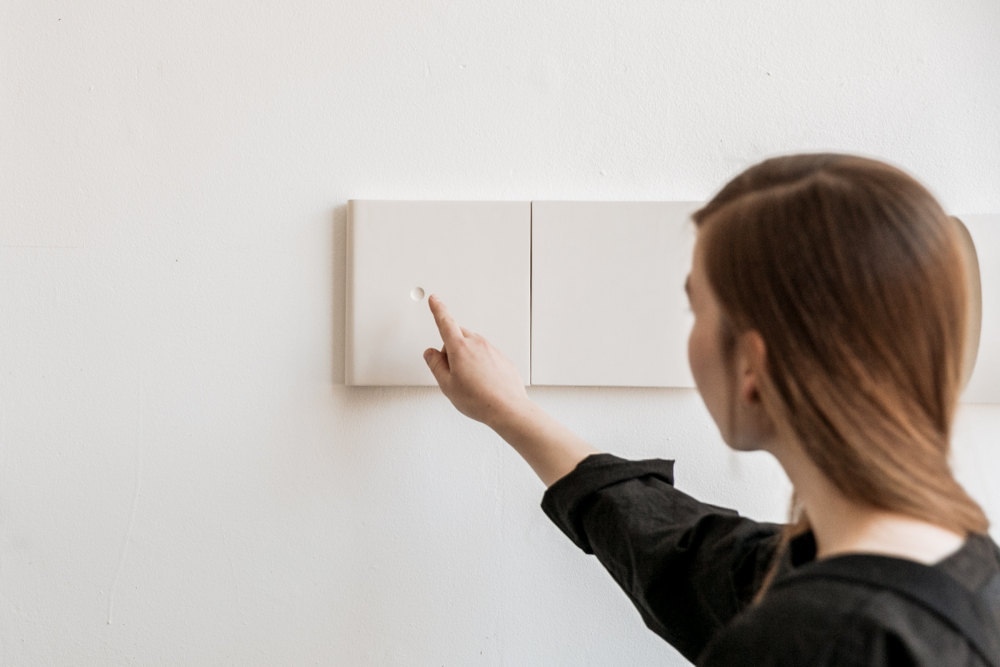 现代之家搬入盒子的碗-5