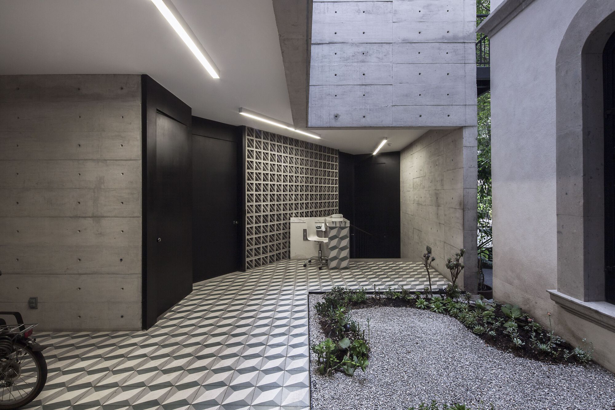 Circular de Morelia 4 Apartment Building / Quintanilla Arquitectos-46