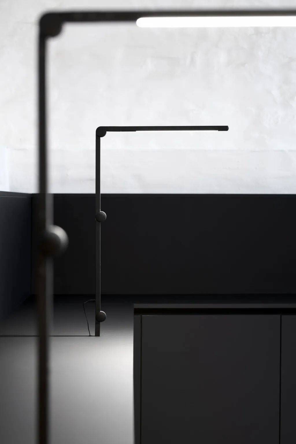 德国奥斯纳布鲁克 Vacuo 纹身工作室,历史建筑中的极简美学-3