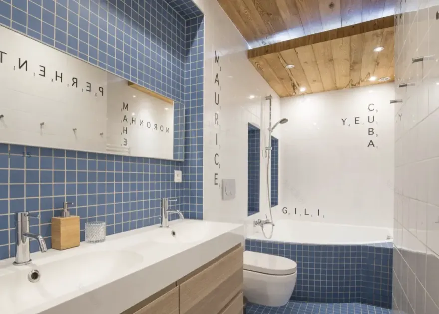 巴黎彩色家庭公寓设计-12