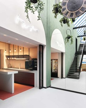 德国 Stuttgart 城市空间，Studio Komo 打造色彩丰富协同办公环境