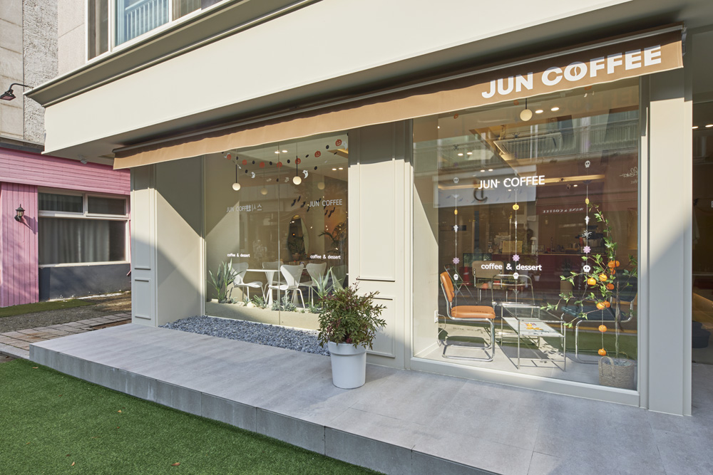 色彩斑斓的咖啡厅设计-18