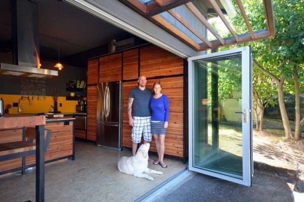 My Houzz: Couple's Two-Car Garage Becomes Their Chic New Home - Decor Ideas-42