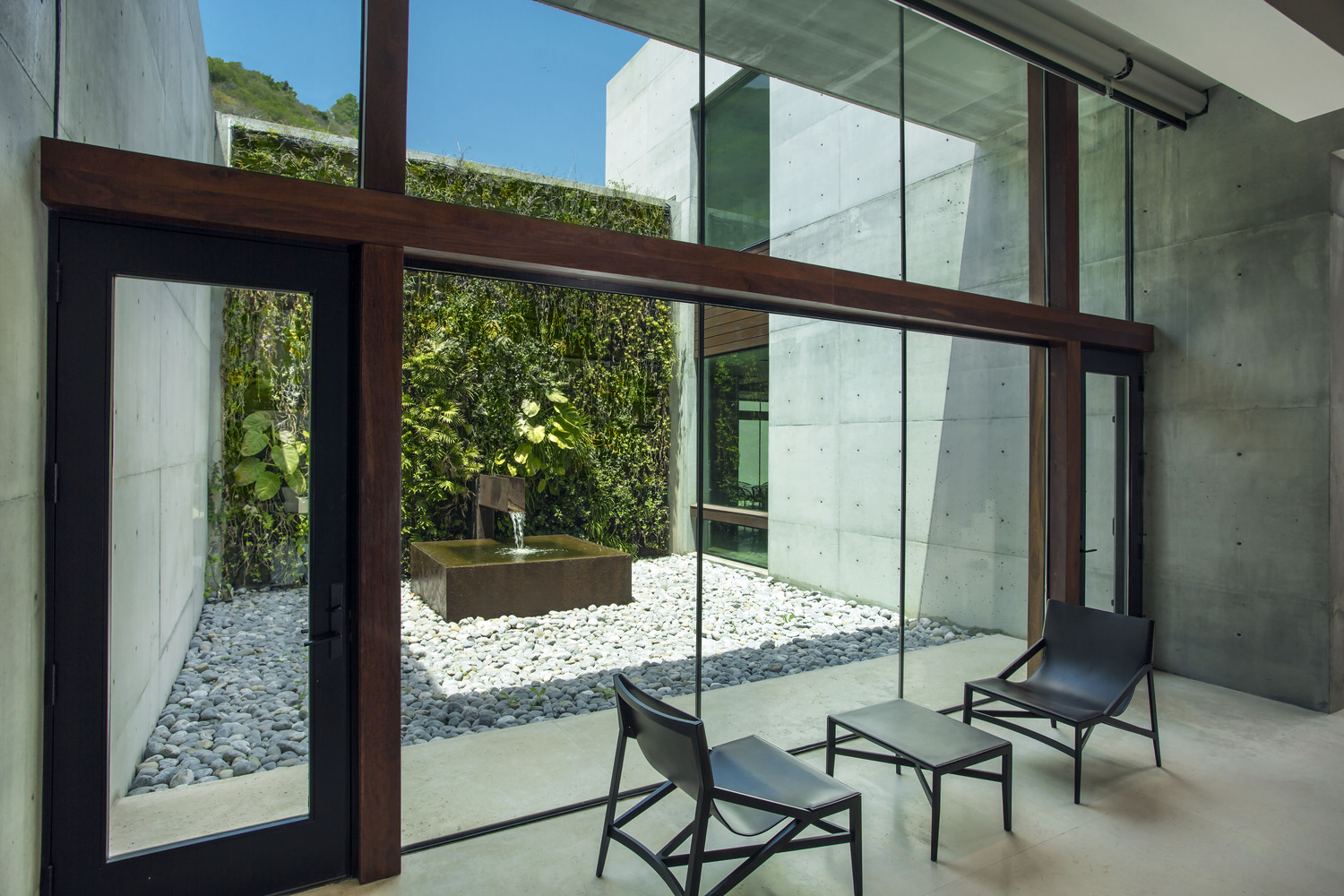 墨西哥山间混凝土住宅的透明与渗透-47