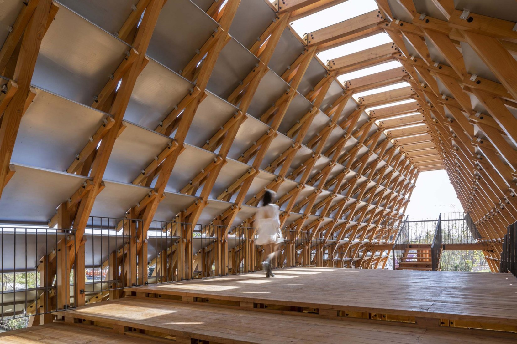 LUO studio设计的江门木质拱桥丨中国江门丨LUO studio（由罗宇杰创办）-39