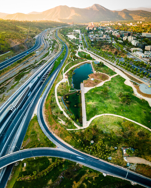 圣地亚哥建筑城丨智利圣地亚哥-31