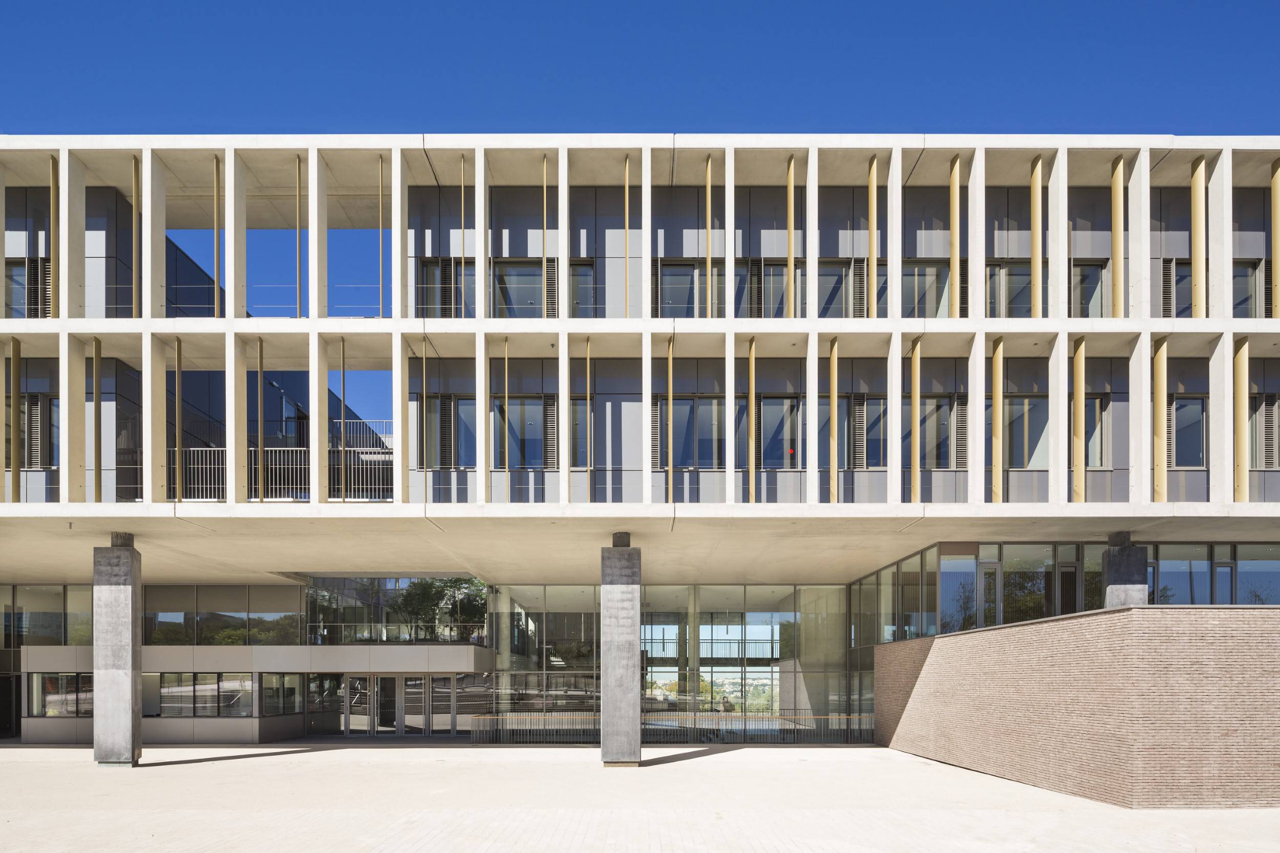 巴黎东部国际高中及寄宿学校丨法国巴黎丨Ateliers 2,3,4,等多个团队-53