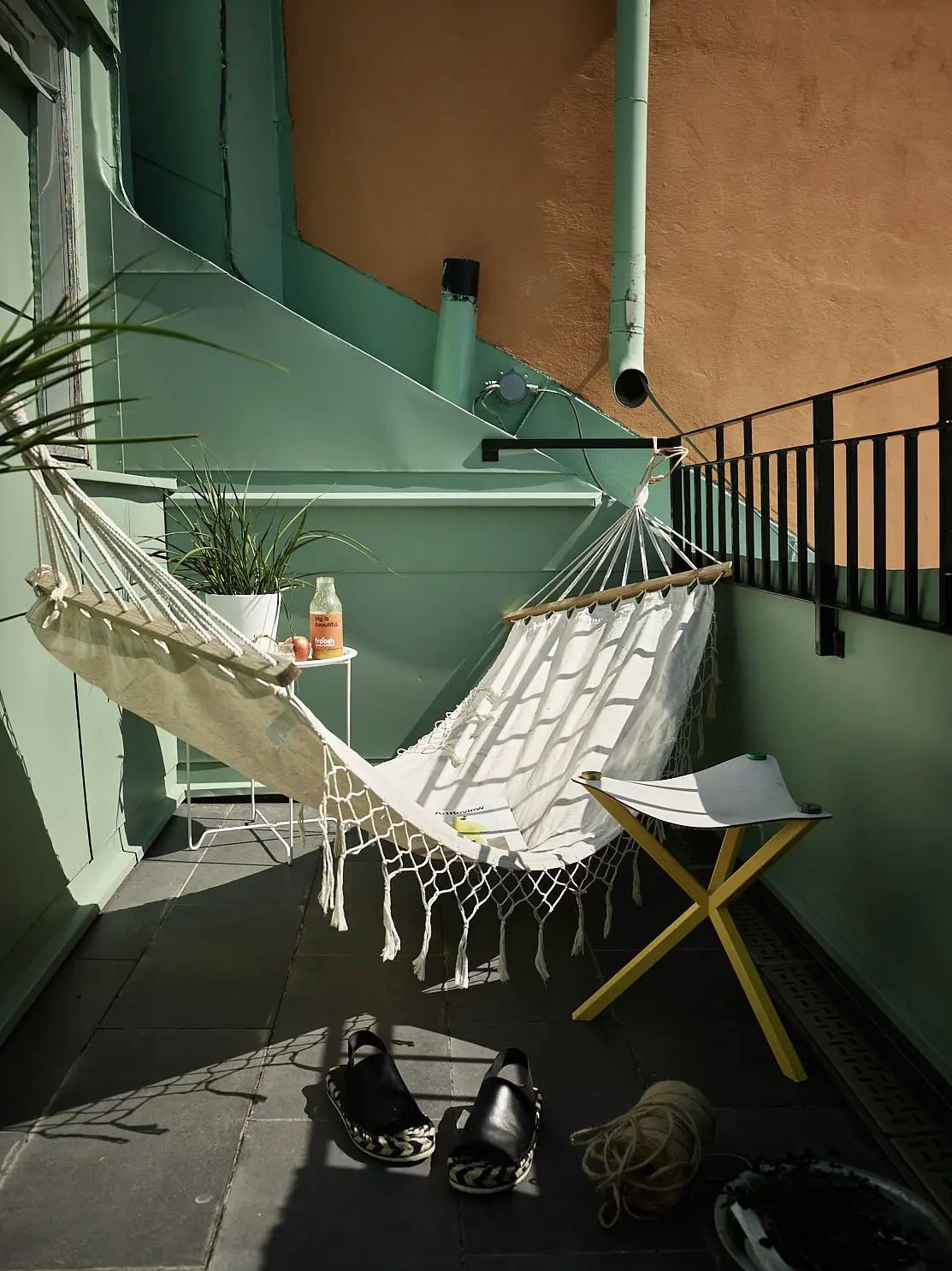 阳光明媚的 20 世纪初建筑公寓-16