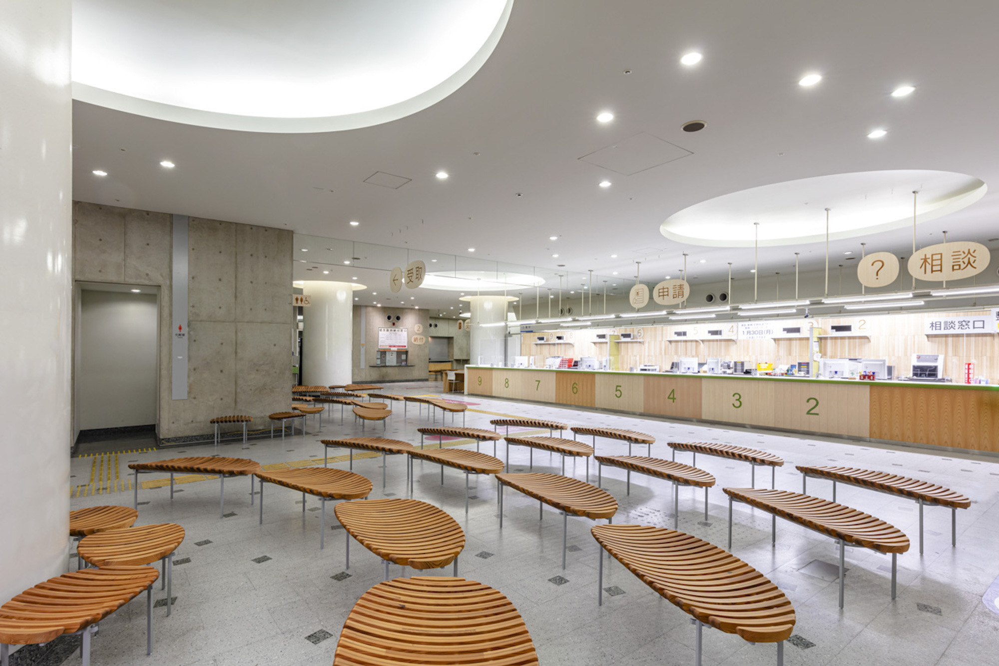 大阪府パスポートセンター木質化改修丨池田久司建築設計事務所等-4