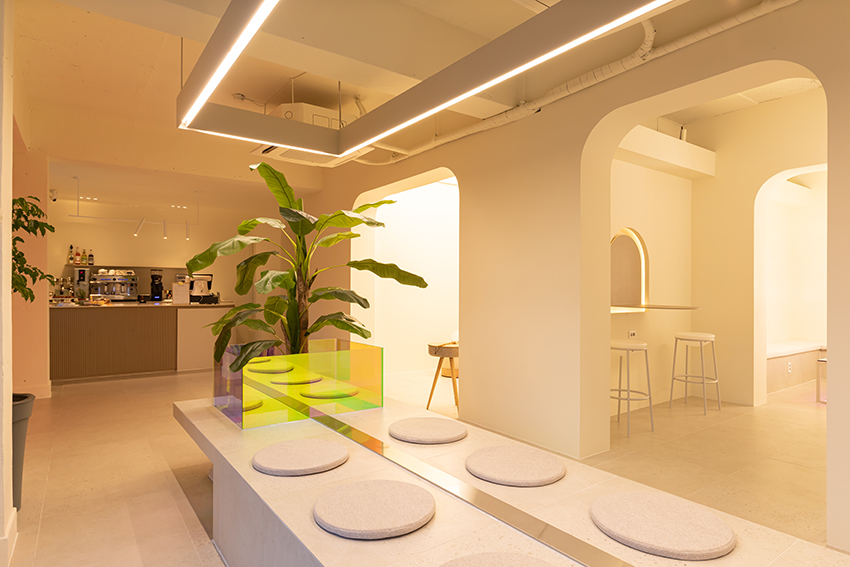 粉色大门的点睛之笔——大邱咖啡馆室内设计-11