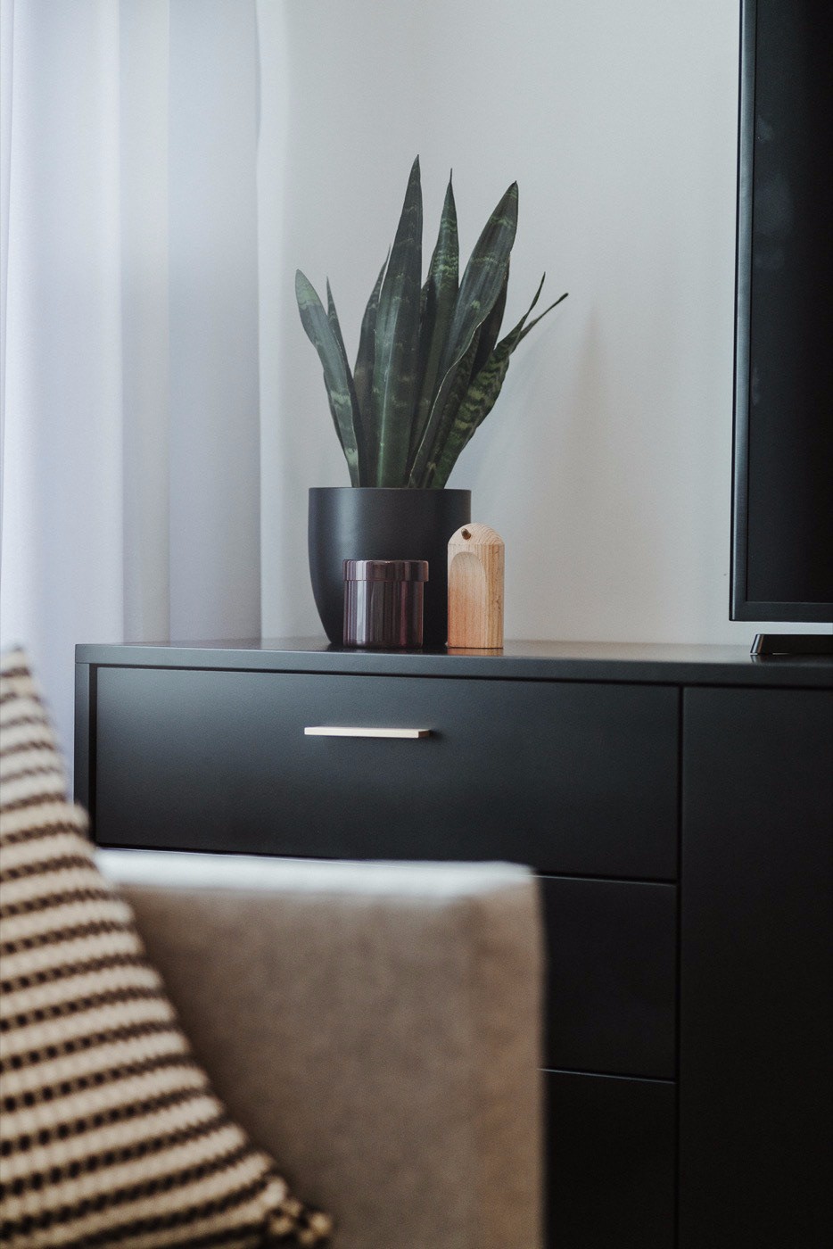 波兹南旧宅变身高质感民宿,历史韵味与现代设计完美融合-12