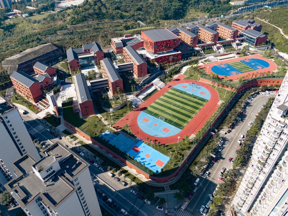 重庆石子山中小学综合体 | 螺旋上升的雕塑感设计-9