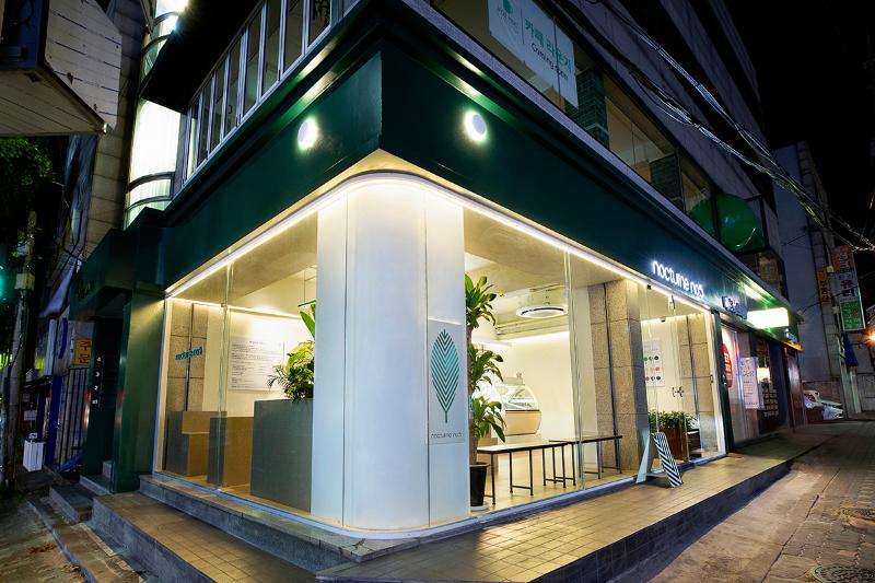 十五平米现代小店的精致设计-11