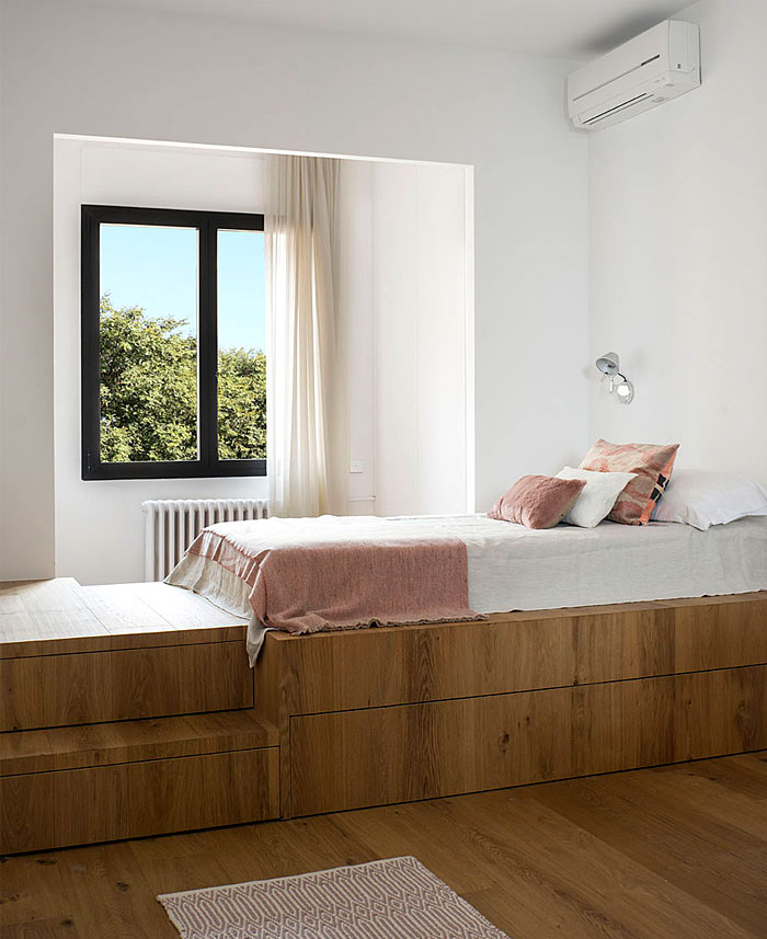 巴塞罗那：自然美景与现代艺术相连的独立住宅-21