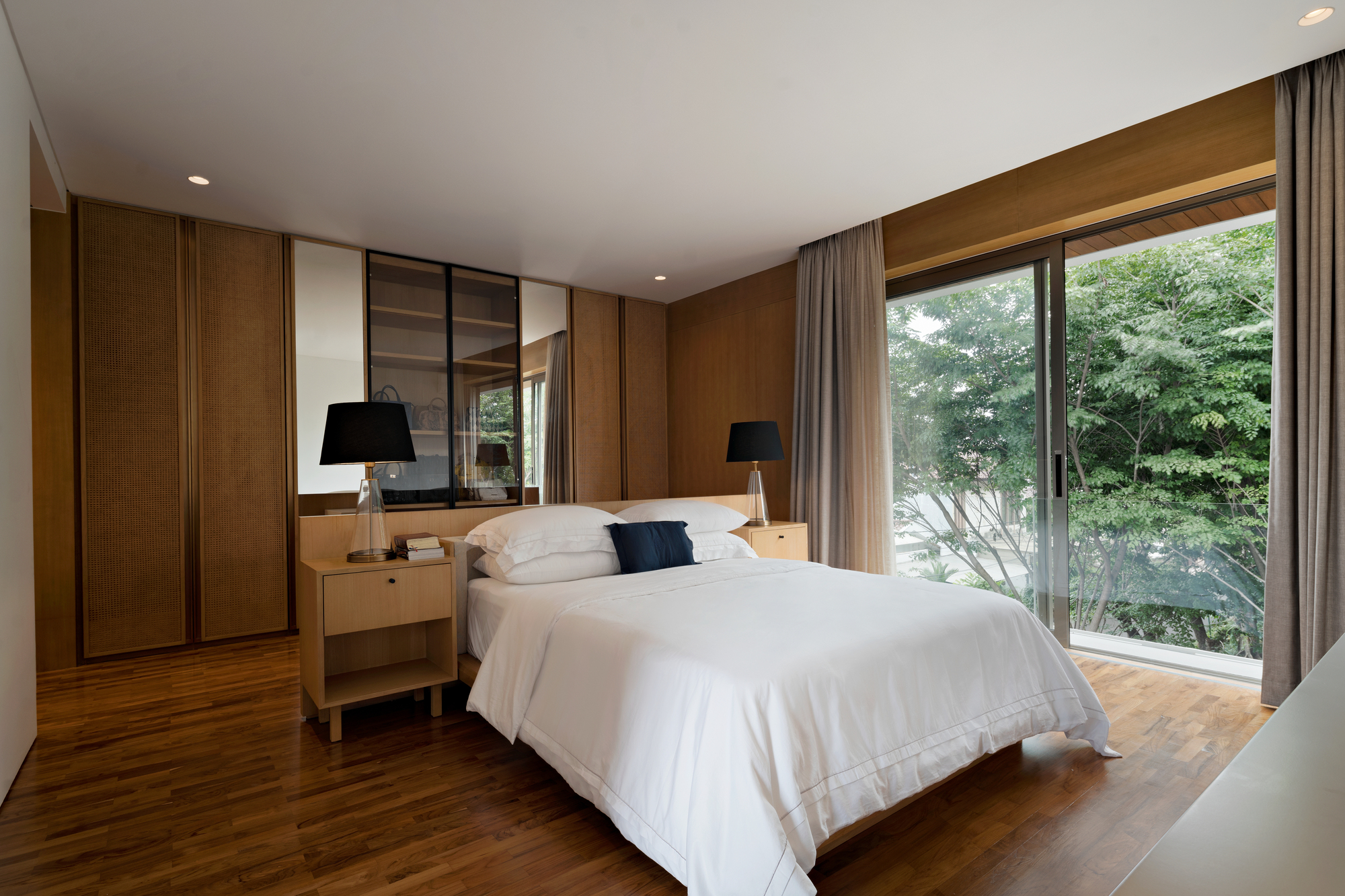 Svastaka House / Somia Design Studio-34