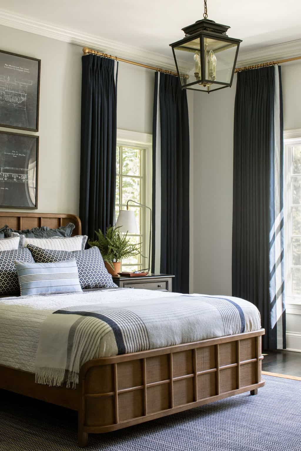 Take a tour of an Illinois dream home with bright and airy living spaces-35