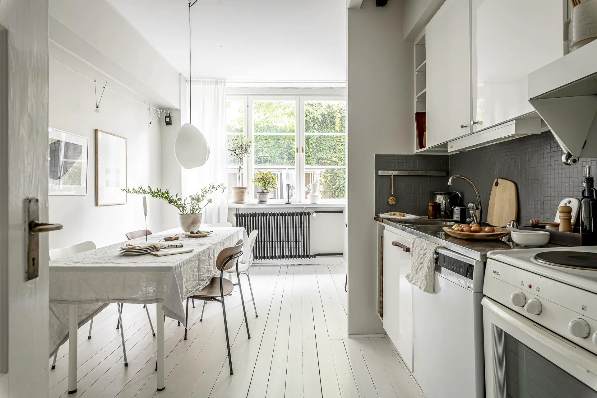 瑞典 50m2 豪华工作室，独特的分离式厨房设计-11