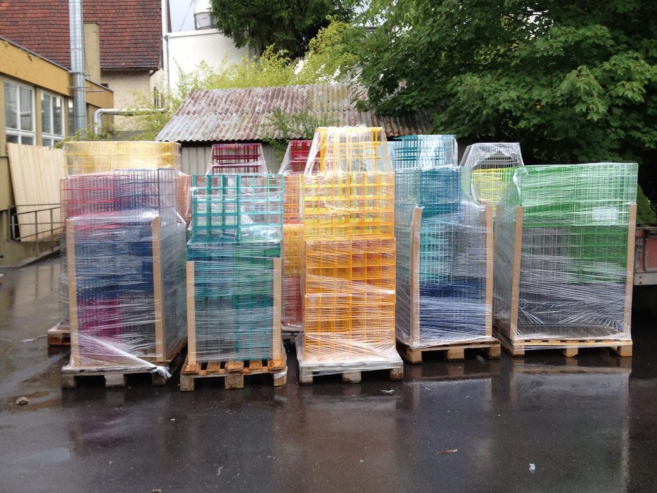 德国 Stuttgart 彩虹葡萄酒商店,创新搁架系统展现空间利用之美-27