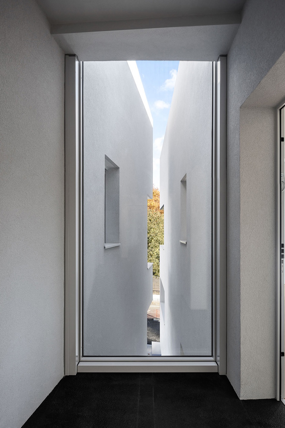 Nova Rio 住宅 | 极简主义与灵动开窗的完美融合-47