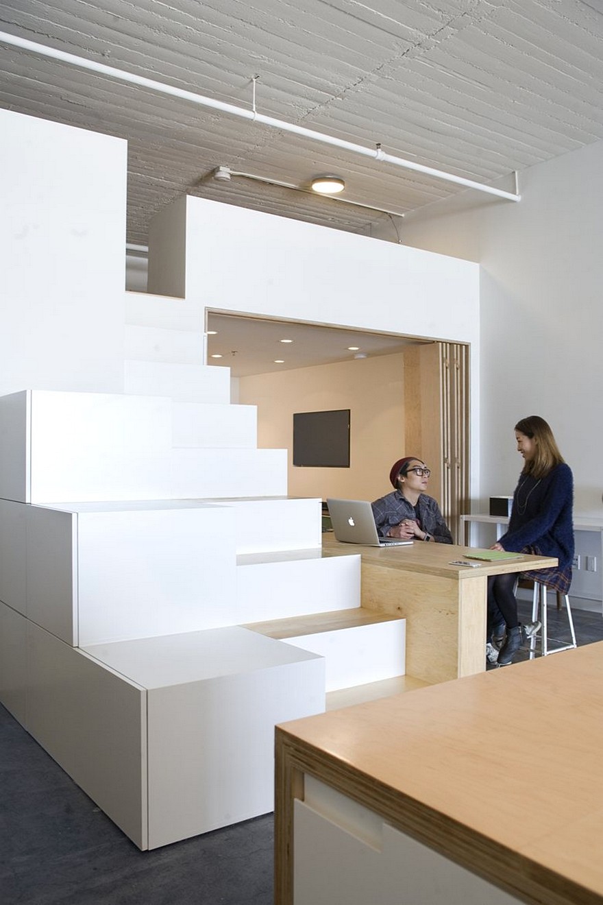 Toy Loft in Los Angeles / CHA:COL-13