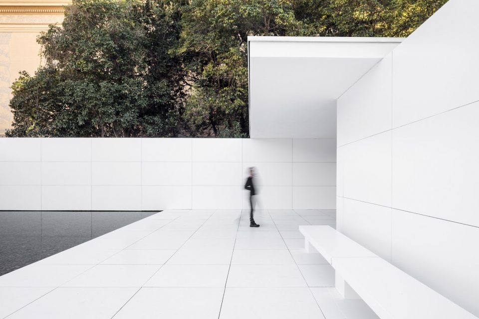 密斯失去物质性 · 空间消解与再构-1