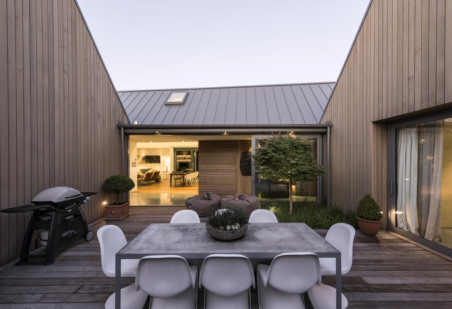 克赖斯特彻奇农舍改造 | 轻质雪松与玻璃画廊的现代演绎-44