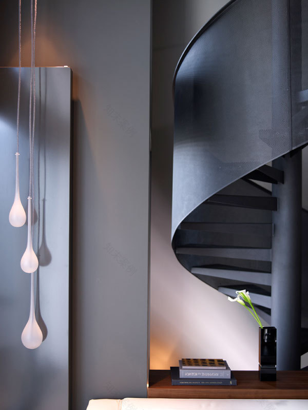 灰色城市阁楼公寓丨希腊雅典丨Theano Potamianou Ravazoula-4