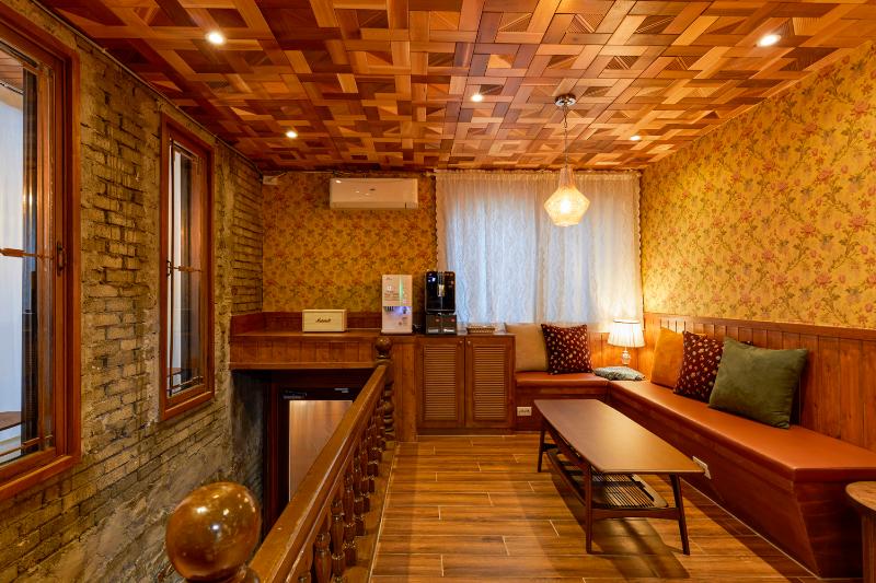 17 坪美妆店，打造简约居家风格-2