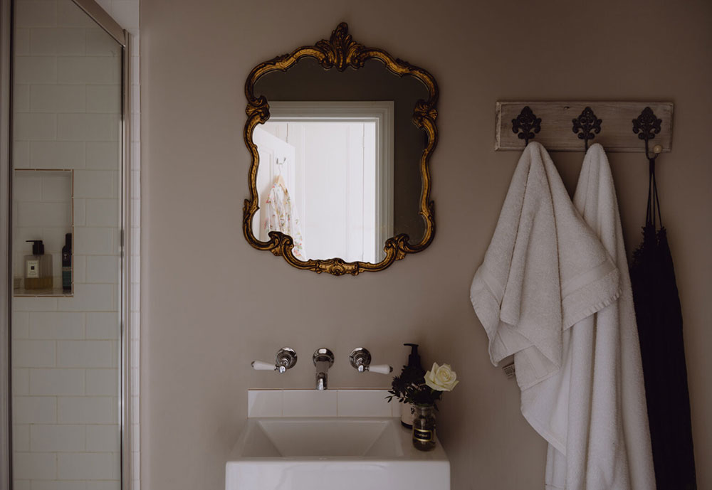 英国肯特郡前洗礼堂的时尚工业风格住宅设计-29