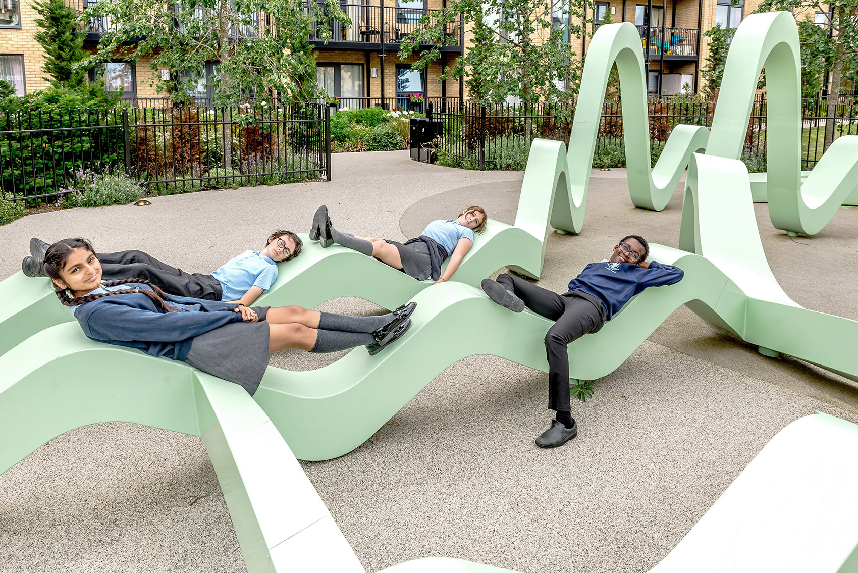 《狂野之生》· 历史遗址上的互动公共艺术装置丨英国丨NEON-15