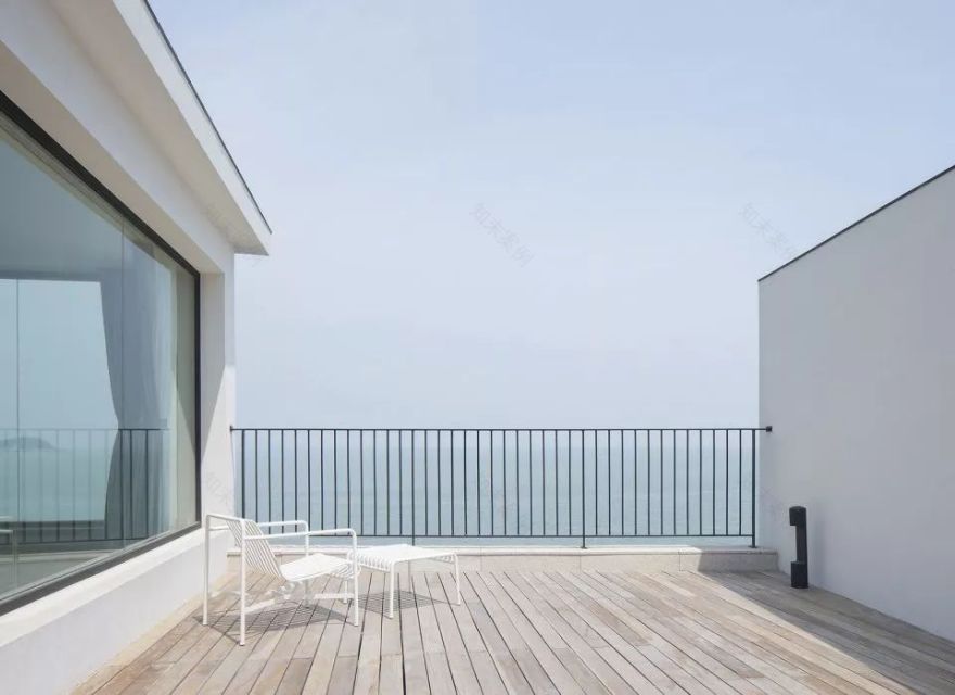 民宿设计,不论是重建或扩建、运用设计的加法或减法、还是采用在地材料,不仅能使荒废破旧的乡下老宅焕然一新,也能重塑一方水土。-37